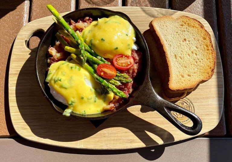 Generations Tap and Grill skillet meal with bread 768x535