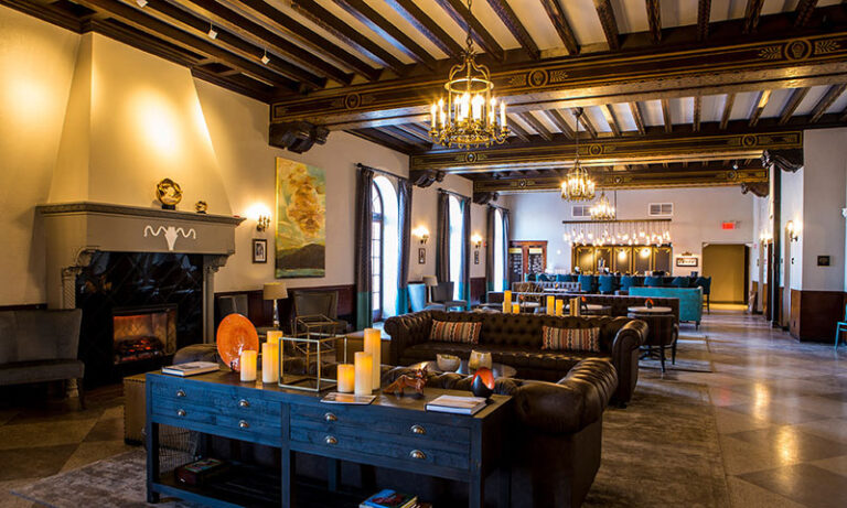 Hotel Saranac reception room with bar 768x461