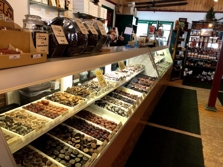 Adirondack Chocolates Interior 768x576