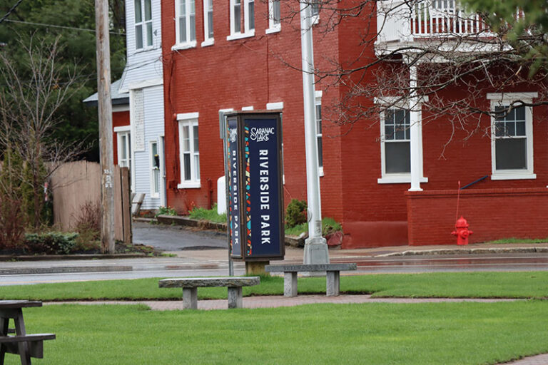 Riverside Park 1 768x512