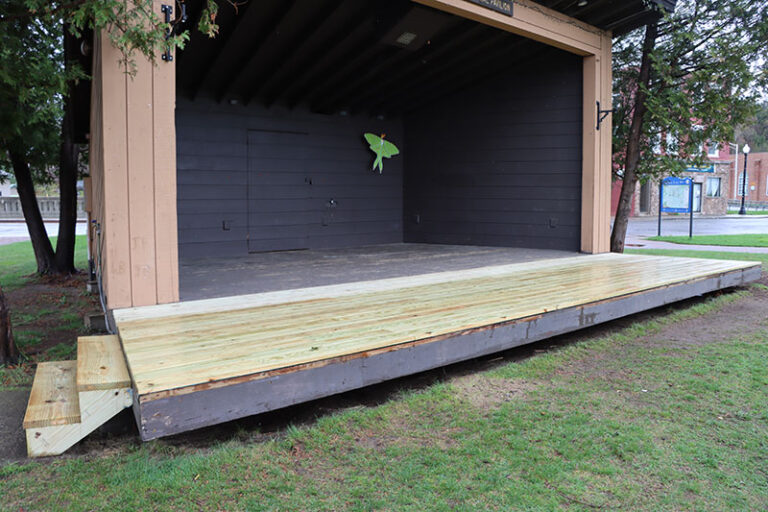 Riverside Park 4 768x512